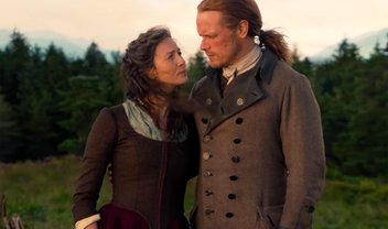 Outlander: 5ª temporada ganha data de estreia e nova foto do casal Jamie e Claire