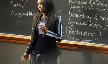 How to Get Away with Murder: Michaela assume liderança no episódio 6x03 (trailer e fotos)