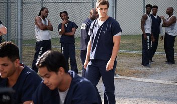 Titans: Dick preso e ataque de Mercy Graves nas fotos do episódio 2x10