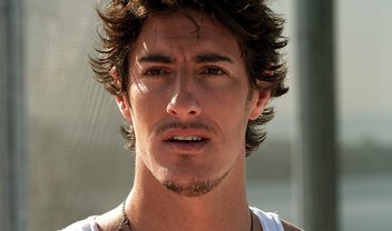 Country Comfort: Eric Balfour e Janet Varney entram para o elenco