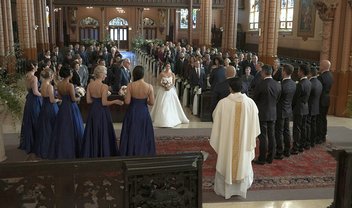 Chicago Fire 8x19: preview do casamento de Cruz e Chloe (FOTOS)