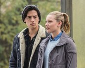 Cole Sprouse e Lili Reinhart, de Riverdale, negam acusações de abuso sexual