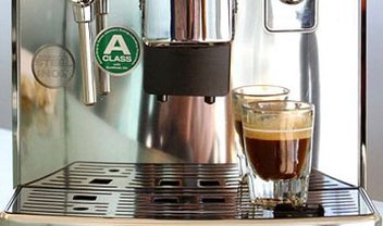 Máquina de café prepara bebidas conforme o gosto do usuário