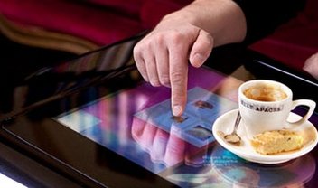 Peça sua comida em uma mesa-cardápio touchscreen