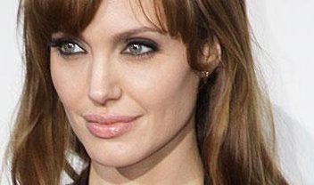 Google Tradutor é obcecado em Angelina Jolie