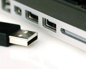 É possível conectar dois computadores usando apenas um cabo USB?