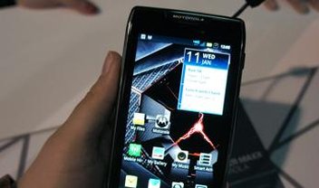 Testamos o Droid RAZR MAXX, smartphone que promete 21 horas de bateria [vídeo]