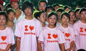 Foxconn admite ter crianças em seu quadro de funcionários