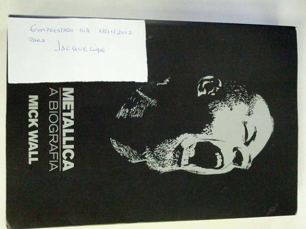 Não se esqueça de quem levou o livro!