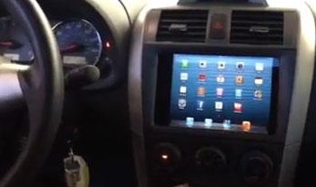 Loja nos EUA instala iPad mini em painel de carros [vídeo]