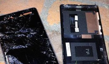 Veja a destruição de um Nexus 7 em teste de queda insano [vídeo]