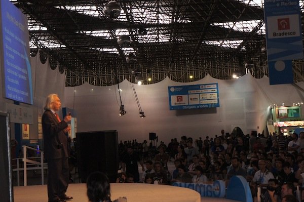 Michio Kaku, um dos criadores da teoria das cordas, esteve na Campus Party Brasil 2012