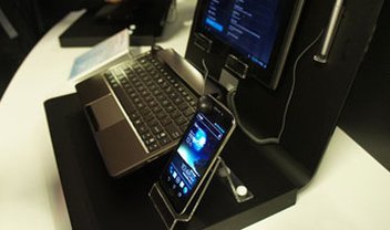 ASUS PadFone: smartphone que vira tablet e também netbook