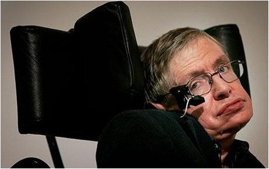 Stephen Hawking poderia voltar a se comunicar com a Teclepatia