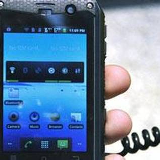 Imagem de Caterpillar lança celular resistente à água e quedas