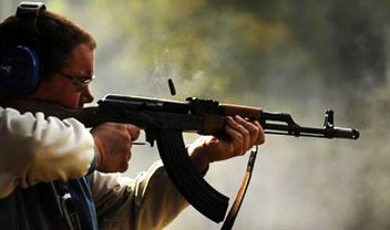 Rússia modernizará o rifle AK-47, a arma mais mortal do mundo