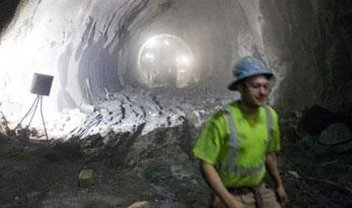 Veja como é a construção de um túnel de metrô nos EUA