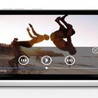 Imagem de Nokia traz Lumia 800 branco e fone de ouvido Monster para o Dia dos Namorados