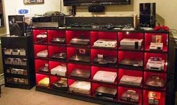 Que tal ter uma sala com praticamente todos os consoles que existem?