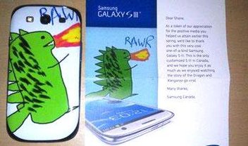 Fã da Samsung ganha Galaxy S3 personalizado com desenho de dinossauro