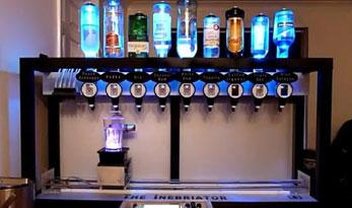 Máquina usa controlador Arduino para preparar 15 drinks diferentes [vídeo]