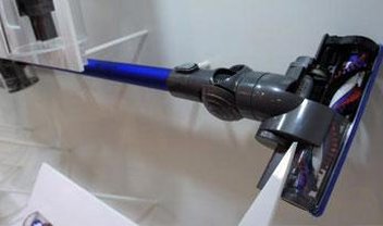 Aspirador sem fio da Dyson apresentado na IFA 2012 mais parece um sabre de luz tunado