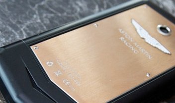 Smartphone inspirado na Aston Martin usa ouro 24 quilates em sua composição