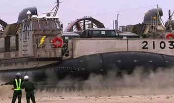 Hovercraft militar que atracou na Rússia é o maior do mundo