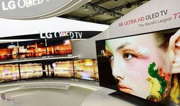 LG mostra televisor com tela curvilínea de 77 polegadas