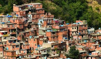 Estudo revela que quase metade dos moradores de favelas possui TV de plasma