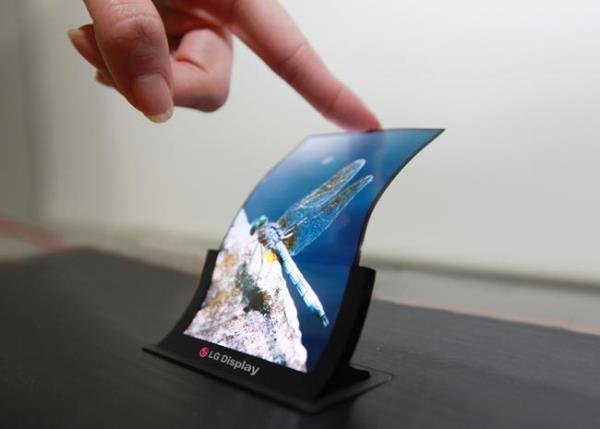 LG anuncia produção em massa de smartphone com tela flexível