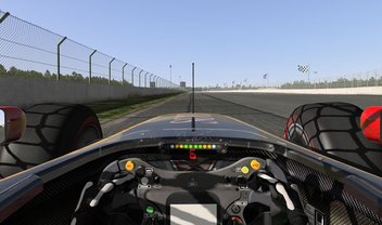 Simulador de corrida rFactor é lançado em versão física por R$ 99