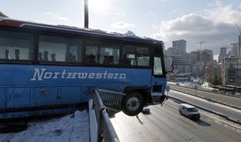 Acidente de ônibus em Seattle foi capturado pelo Google Street View