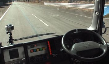 Japão faz teste com comboio de caminhões controlados por computador [vídeo]  - TecMundo