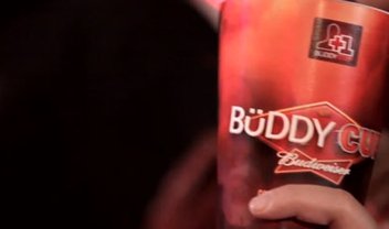 Buddy Cup: copo integrado ao Facebook adiciona quem brinda com você