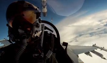 Confira como é voar dentro de um caça F-16C Fighting [vídeo]