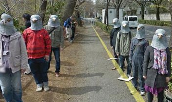 Pombos humanos são flagrados pelo Google Street View