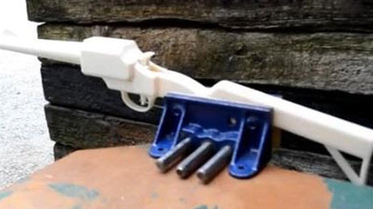 Arma de fogo feita com ajuda de impressora 3D desmonta após seis tiros