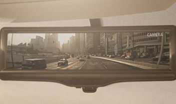 Nissan lança retrovisor com tela LCD para visão clara atrás do veículo