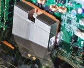 Intel trabalha em sistema de refrigeração por imersão total de computadores