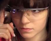 Atriz grava cena de "Patrulha Salvadora" com Google Glass; assista