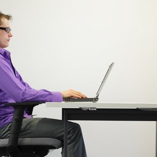 Imagem de Ergonomia no PC: como encontrar a altura perfeita do seu monitor