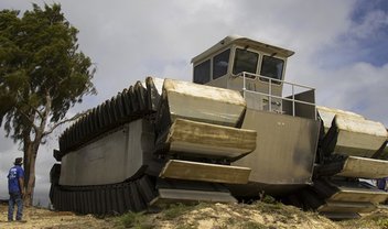 Tanque anfíbio: veículo monstro que anda sobre terra e água