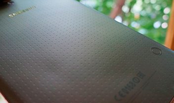 Tampa traseira do Galaxy Tab S fica deformada devido superaquecimento