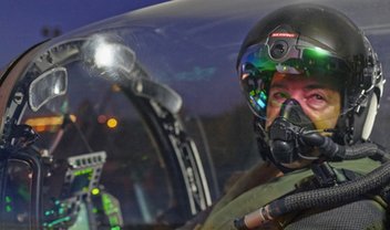 Striker II: capacete para pilotos possui câmera de visão noturna integrada