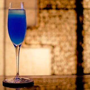 Imagem de Hackers Bar em Tóquio oferece drink chamado “Tela azul da morte”