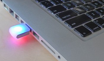 Acessório USB emite alerta luminoso para notificações de redes sociais