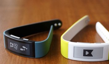 Pulseira Sony SmartBand Talk serve para fitness e chamadas telefônicas