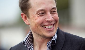 "Mais coisas iriam cair dos céus", diz Elon Musk sobre carros voadores