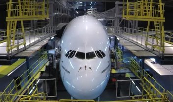 Confira como é feita a manutenção de 55 dias de um Airbus A380 [vídeo]